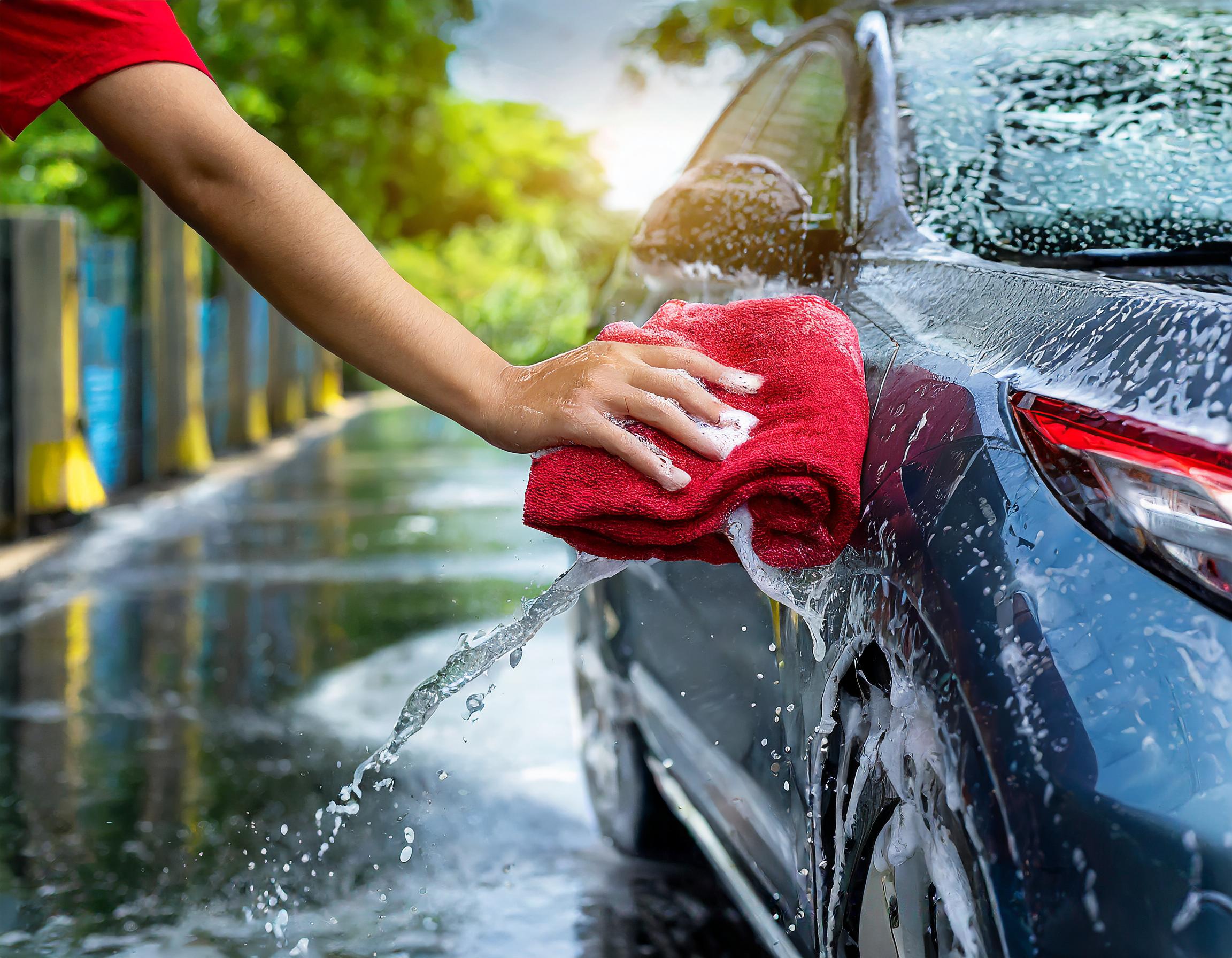 Freundliche und einladende Autohäuser von INT4, um neue Kunden zu gewinnen.